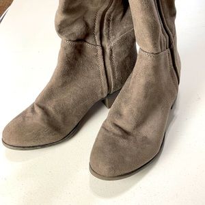 Grey boots 7.5 (Target)